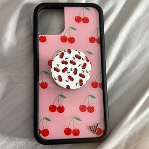 iPhone 11 wildflower case With matching Popsocket